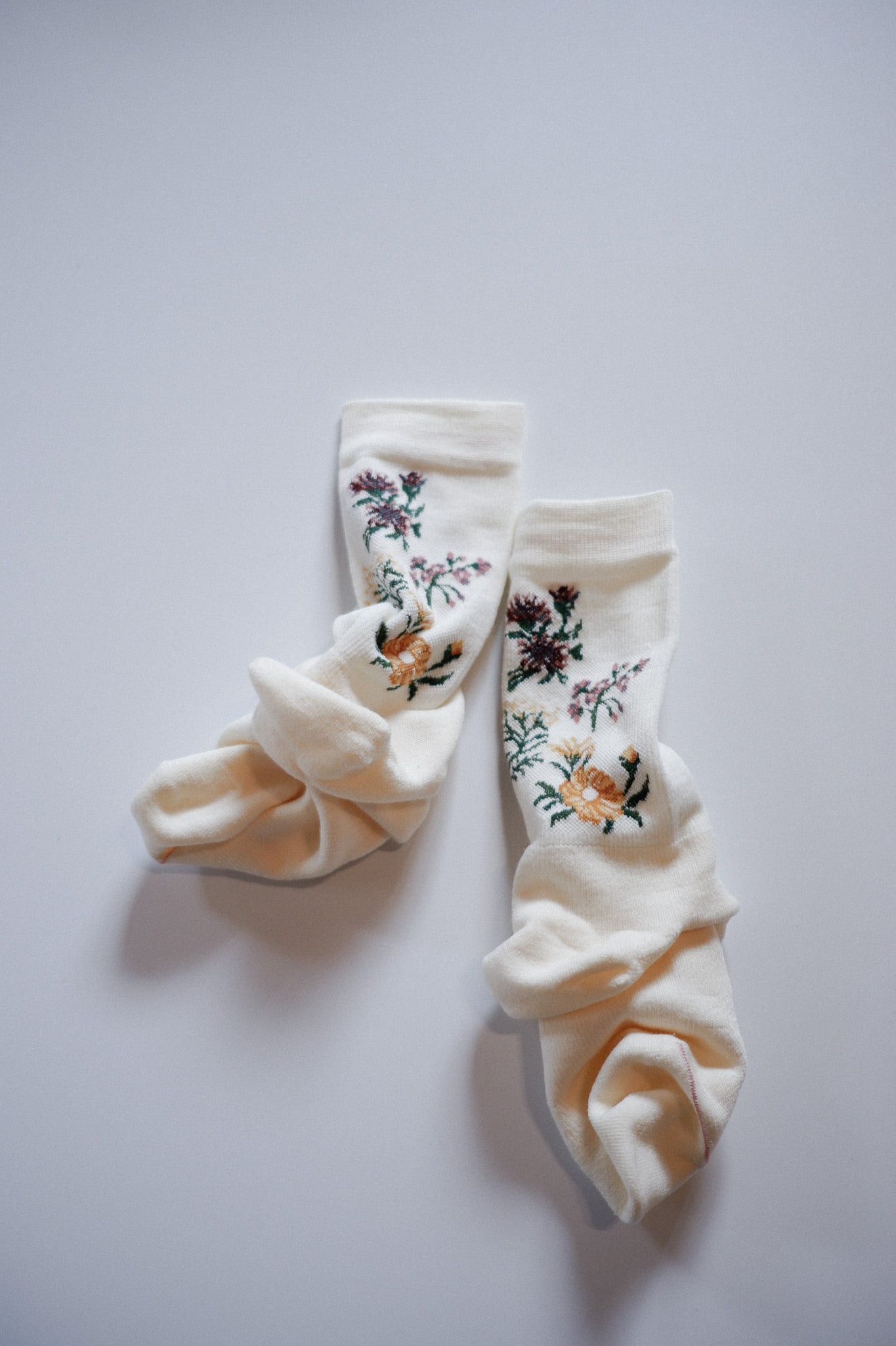 高山植物図鑑 col. off white | l a c e f l o w e r s o c k s