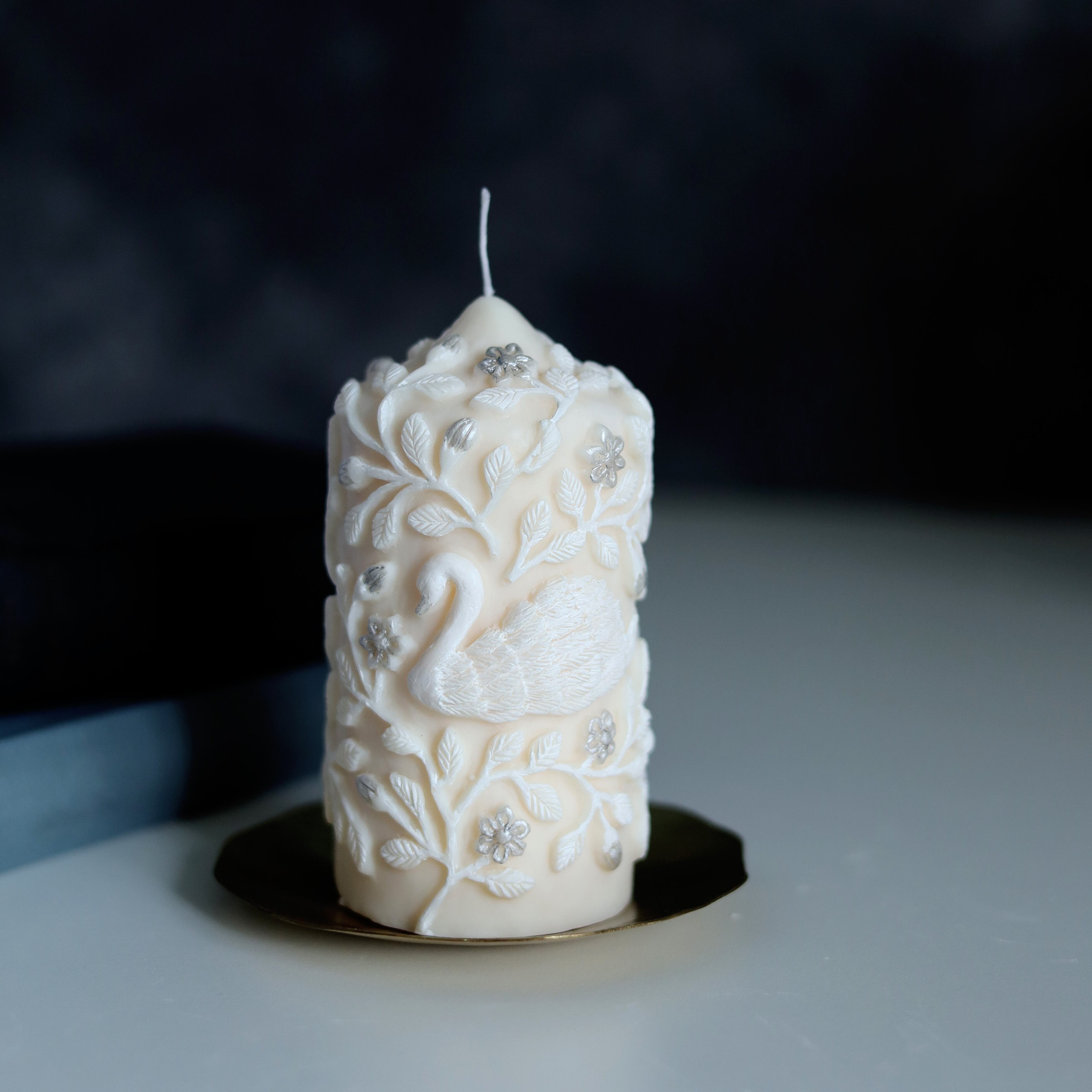レリーフキャンドル「白鳥とクレマチス」ホワイト