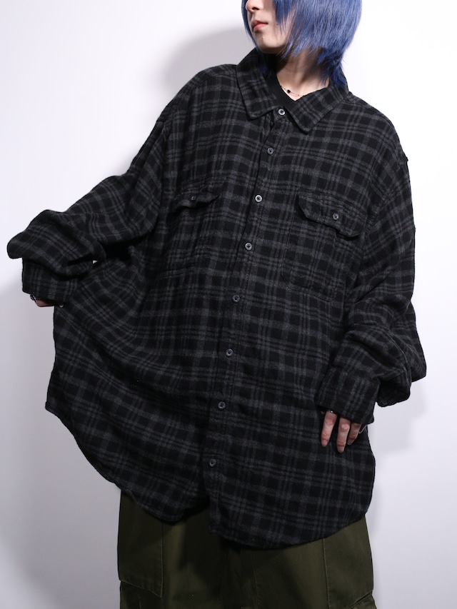 XXXL super over silhouette black check shirt