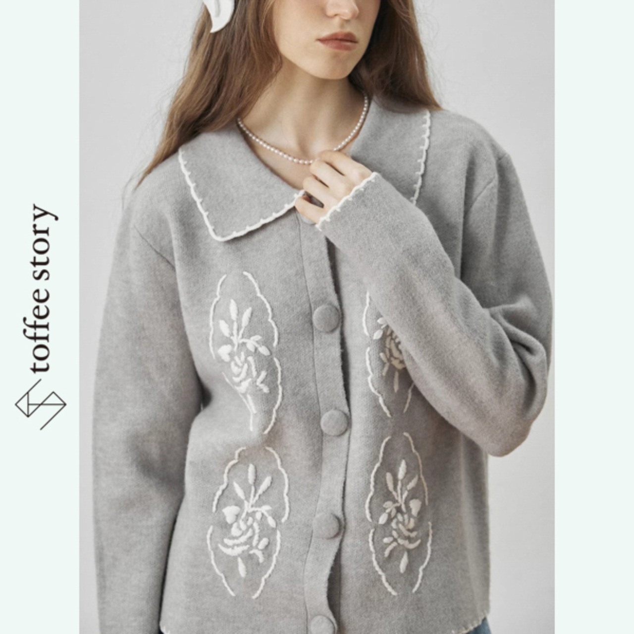 冬庭にそよぐ白影：刺繍ドールカーディガン《XU0261》