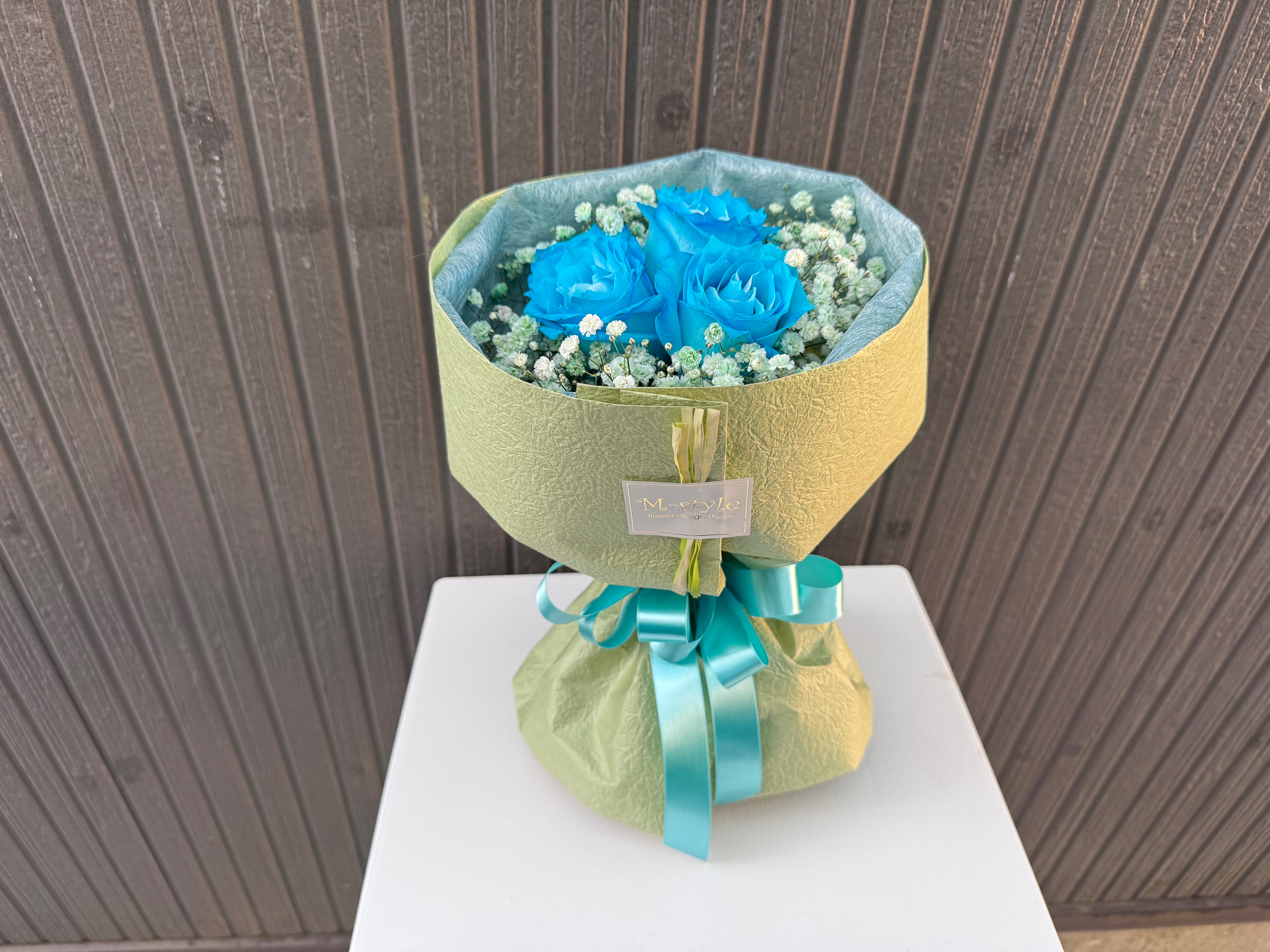 【地方発送・市内配達用】海のように澄んだブルーが印象的な、爽やかで上品なブーケスタイル花束