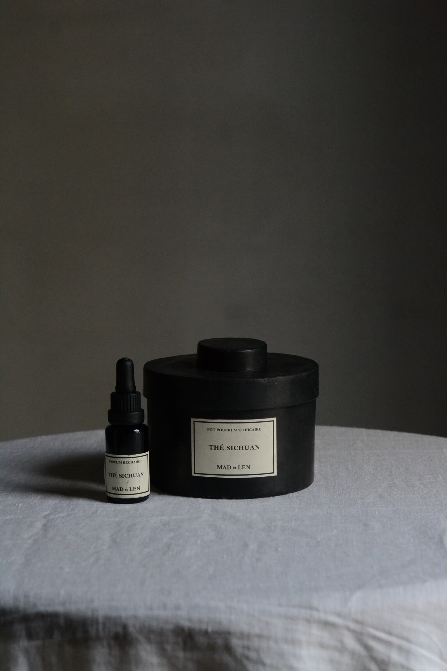 クロヌマタカトシ Kuronuma Takatoshi | 作品集「現象」 Catalog