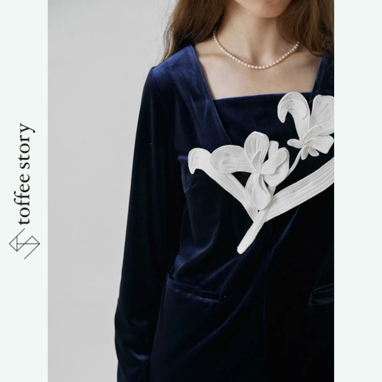 青光に咲く白花の印象：スクエアネックワンピース《XU0276》