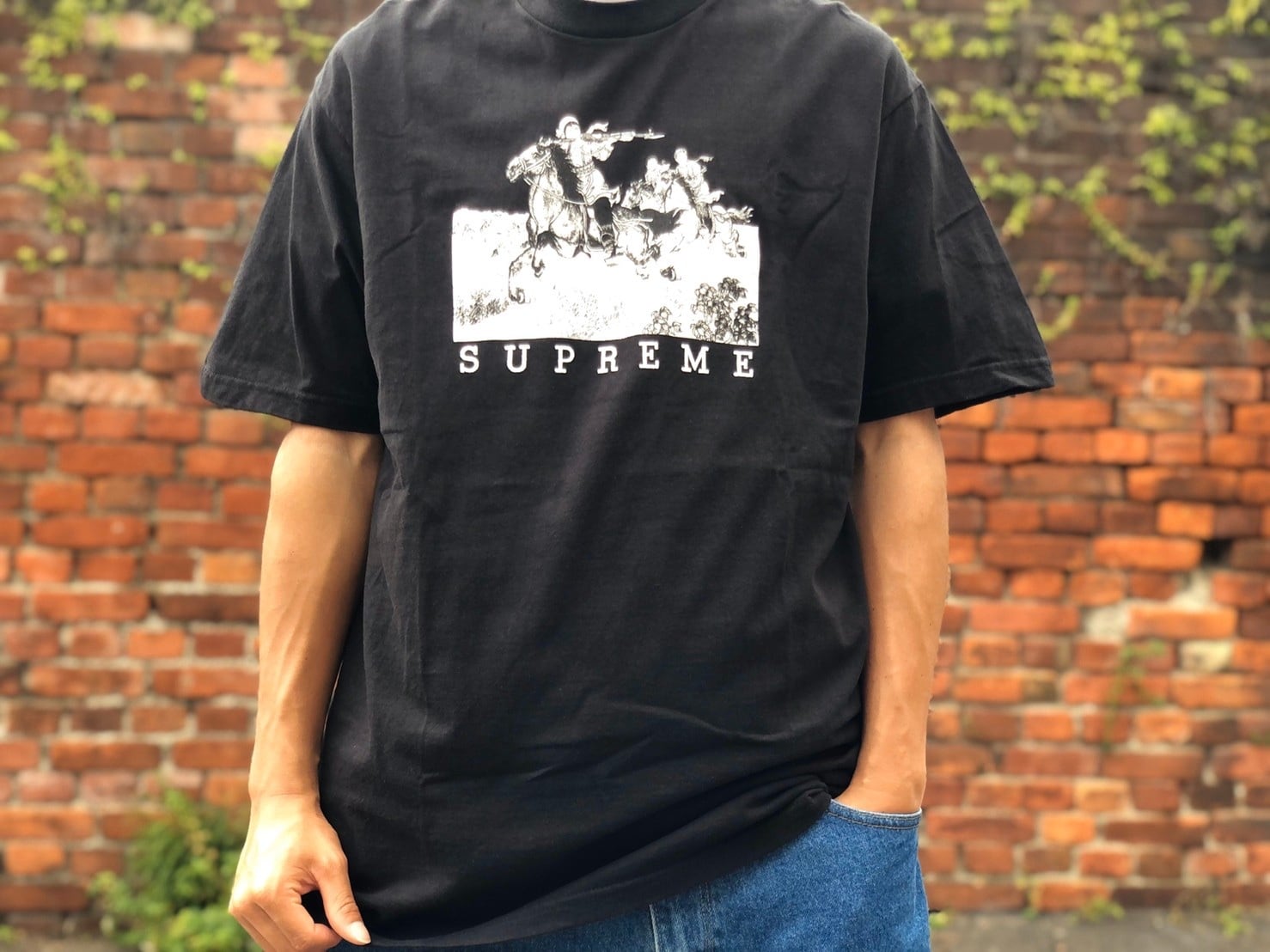 Supreme riders tee S-hybridautomotive.com