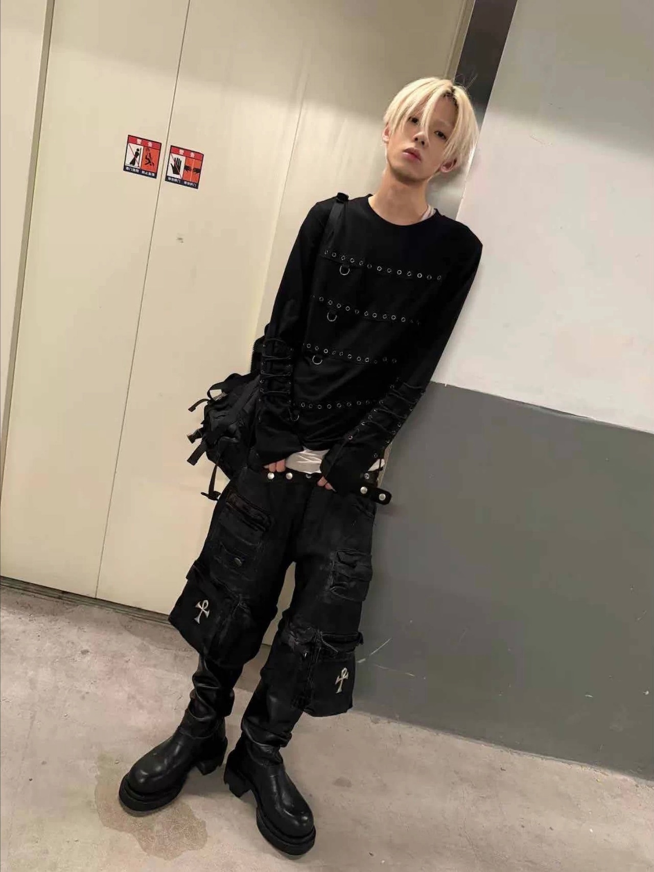 【CinderVein】Metal Loop Strap Long Sleeve