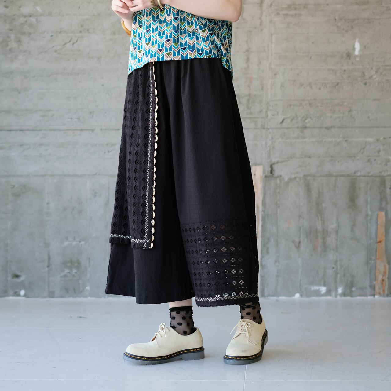 ⭐︎再販⭐︎【人気シリーズ】個性的×フェミニン♡カットワークレース重なるフレアパンツ(24s-14)ブラック