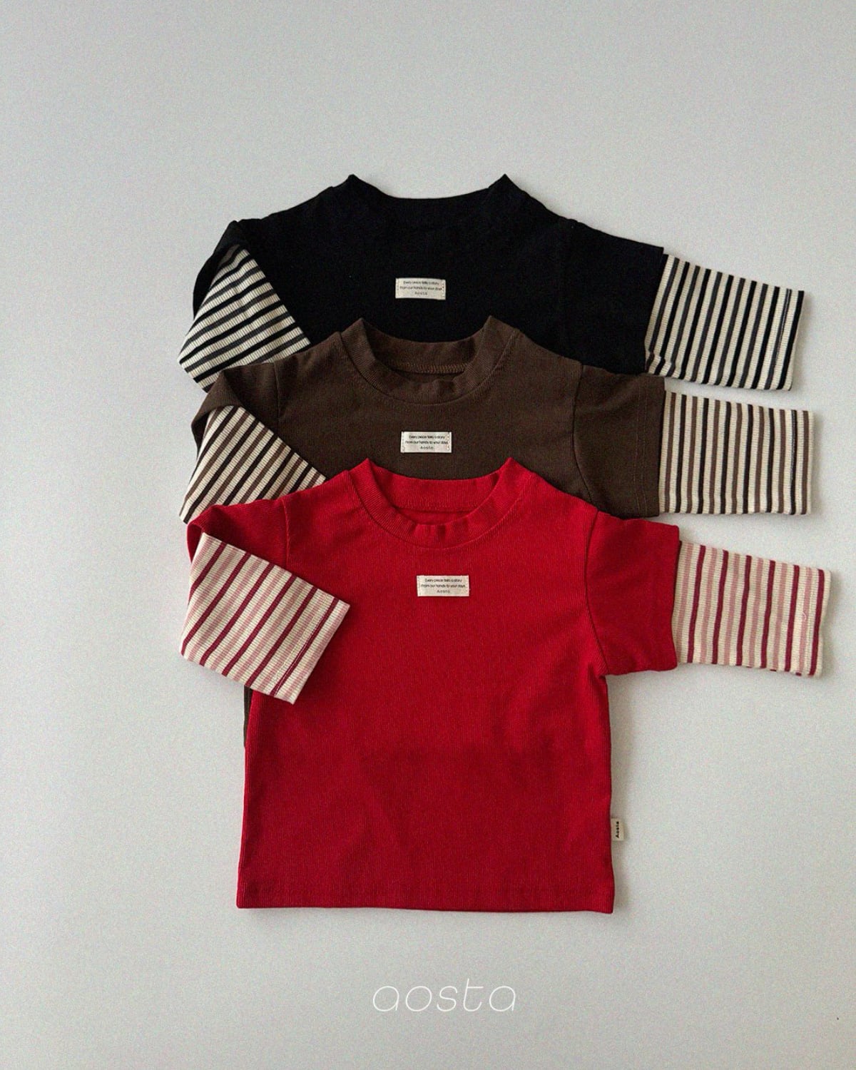 送料無料【予約】/ クレヨンTシャツ / aosta