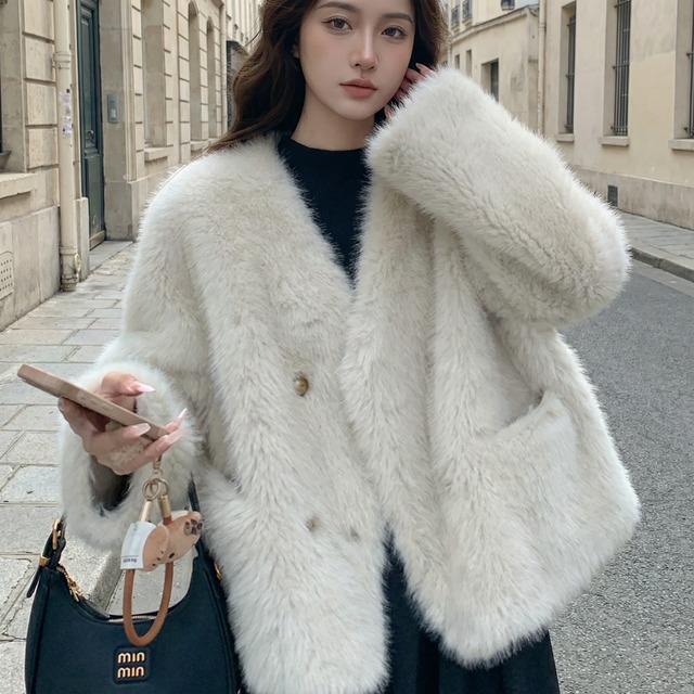 Double-breasted fur coat 00264