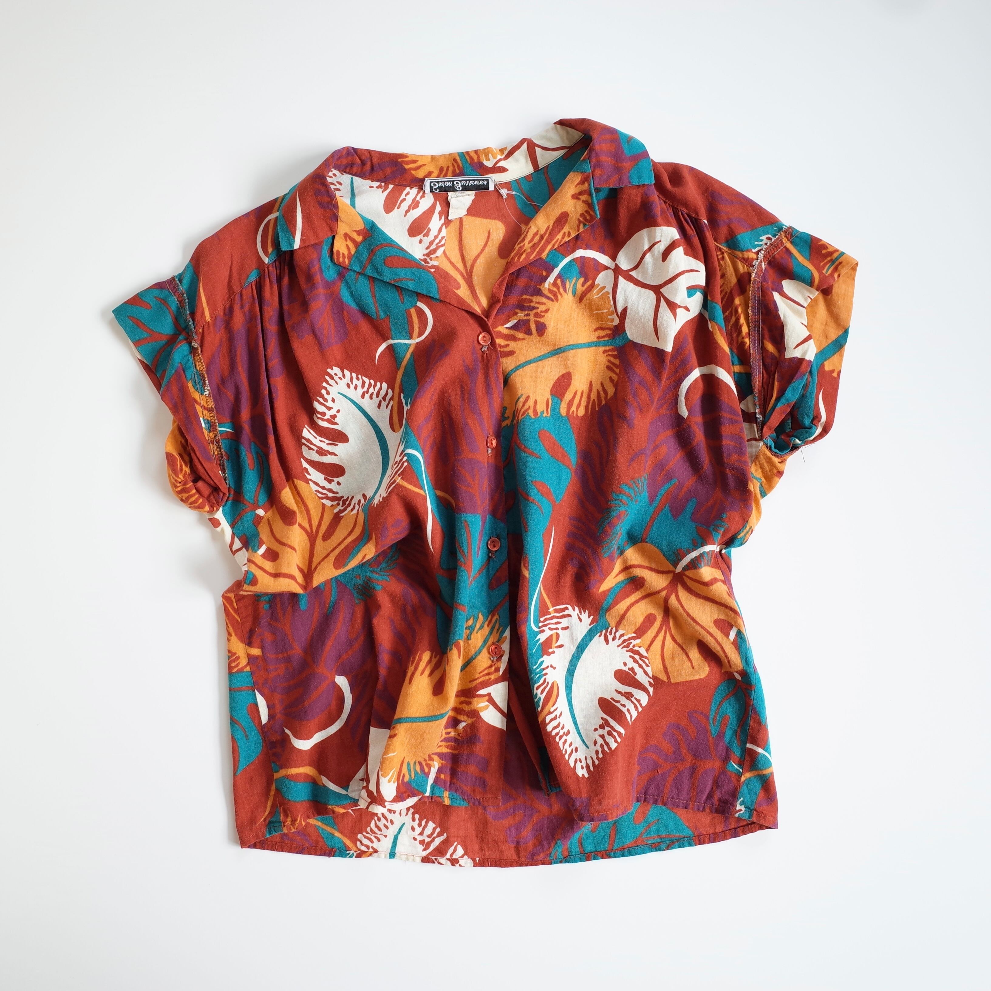 Botanical print open collar shirt