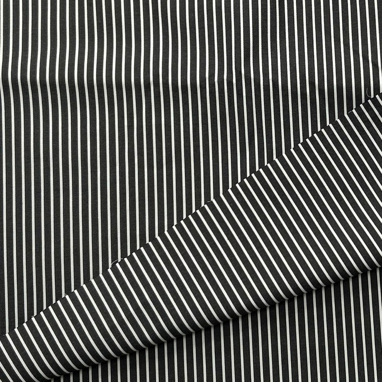 NY105◆4m◆L◆綿100%タイプライター生地◆チャコールストライプ