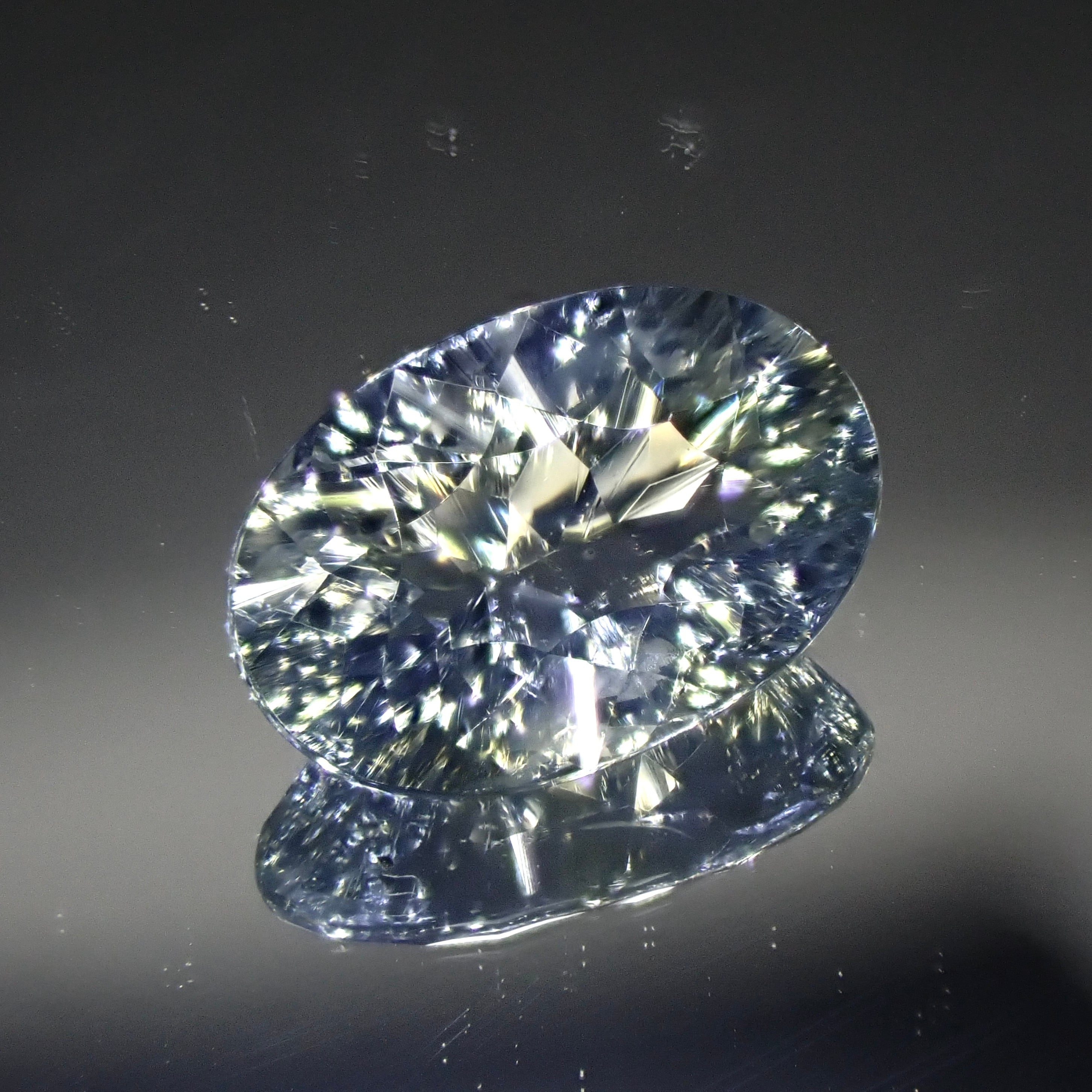 神秘的なブルーとイエロー 0.20ct 希少石 バイカラーサファイア 神秘的なブルーとイエロー 0.20ct 希少石 バイカラーサファイア