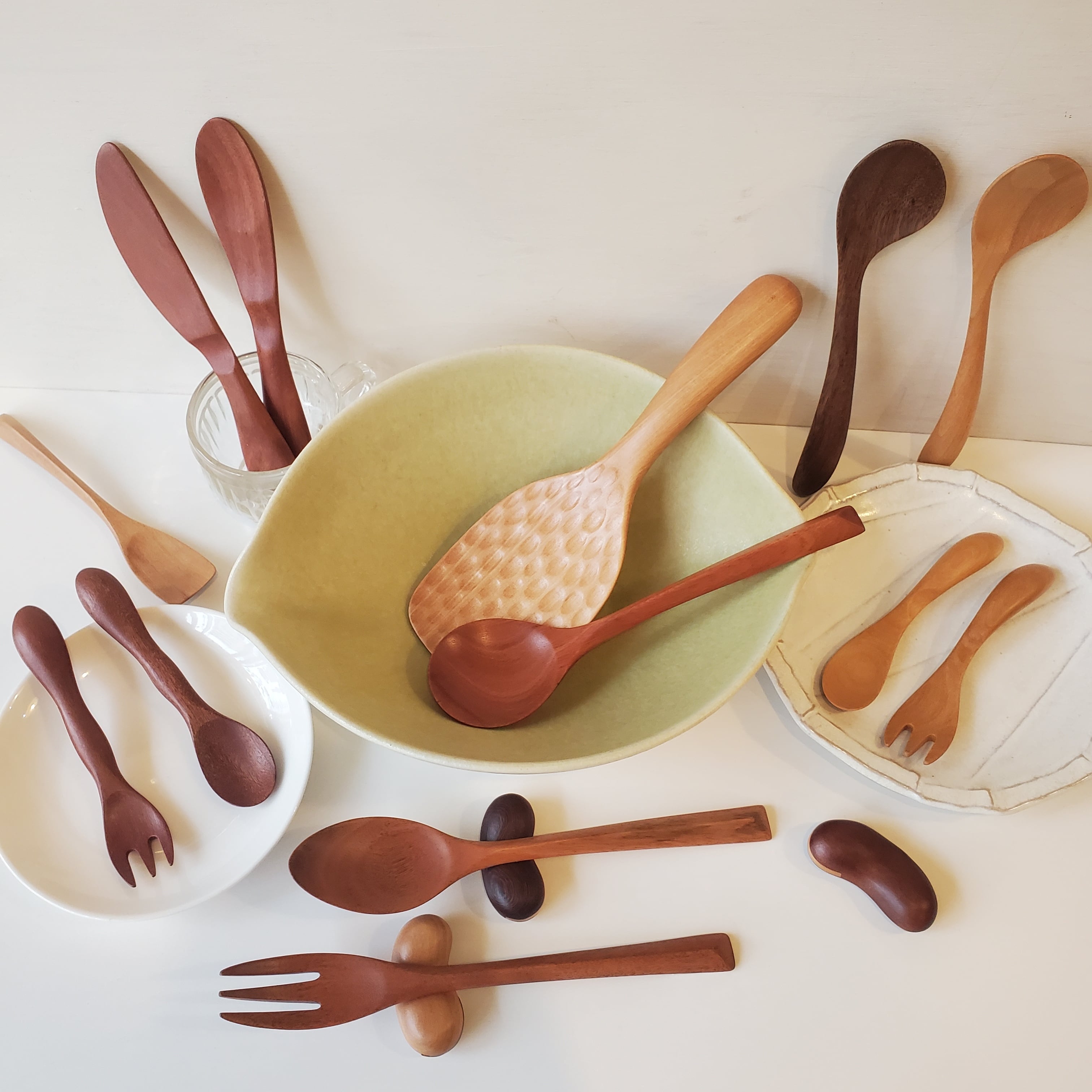 韓国漆螺鈿八角小物入れ菓子器 蝶 韓国伝統工芸品螺鈿漆器八角