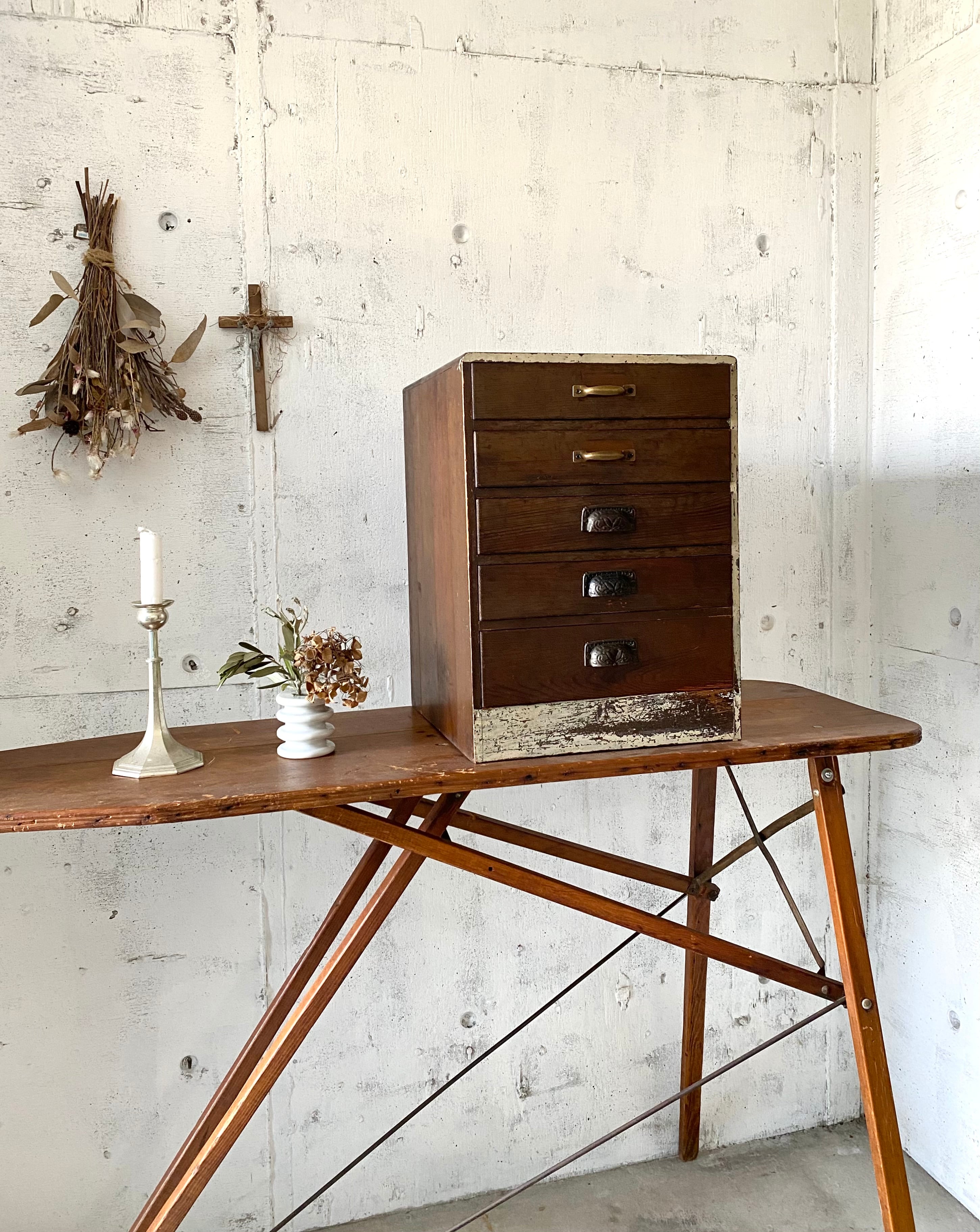 上品な佇まいの収納棚[古家具] | giraffes craft