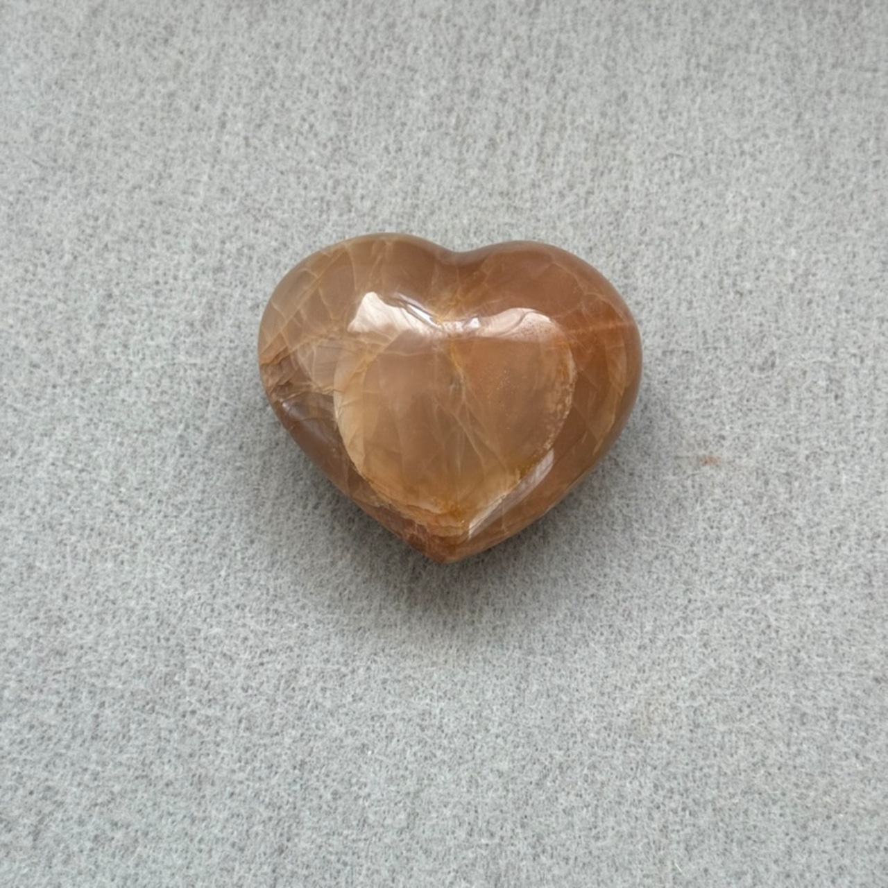ピーチムーンストーンハート＊231158＊天然石ハート型＊天然石インテリア＊置き物＊インテリアストーン