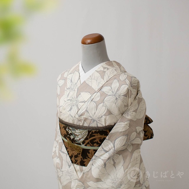 綿麻浴衣　練色に鞠　菖蒲と藍御納戸