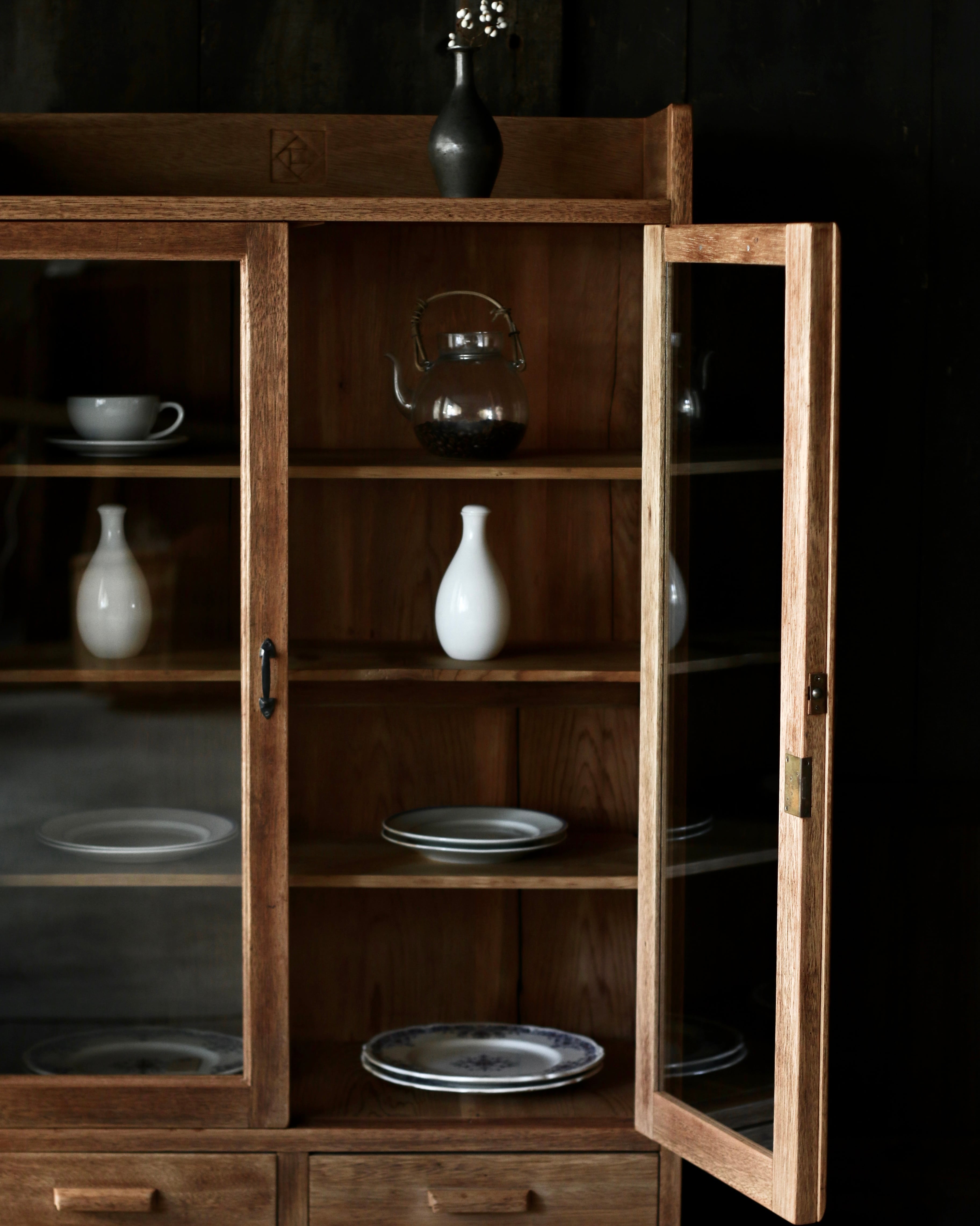 ガラス戸棚《古家具 食器棚 飾り棚 本棚》 | Rem Remake Furniture