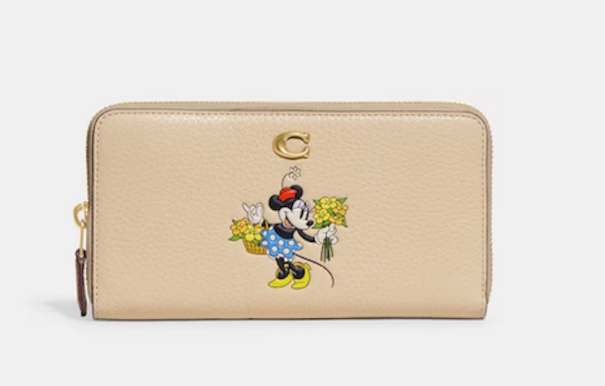 新登場アメリカ限定】Disney X Coach Accordion Zip Wallet With