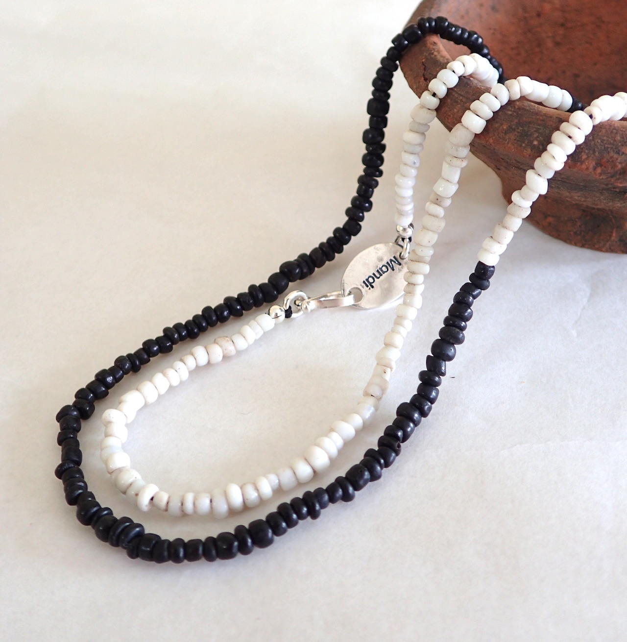 Mandi/マンディ Antique Beads Necklace Half(60cm)(White×Black)