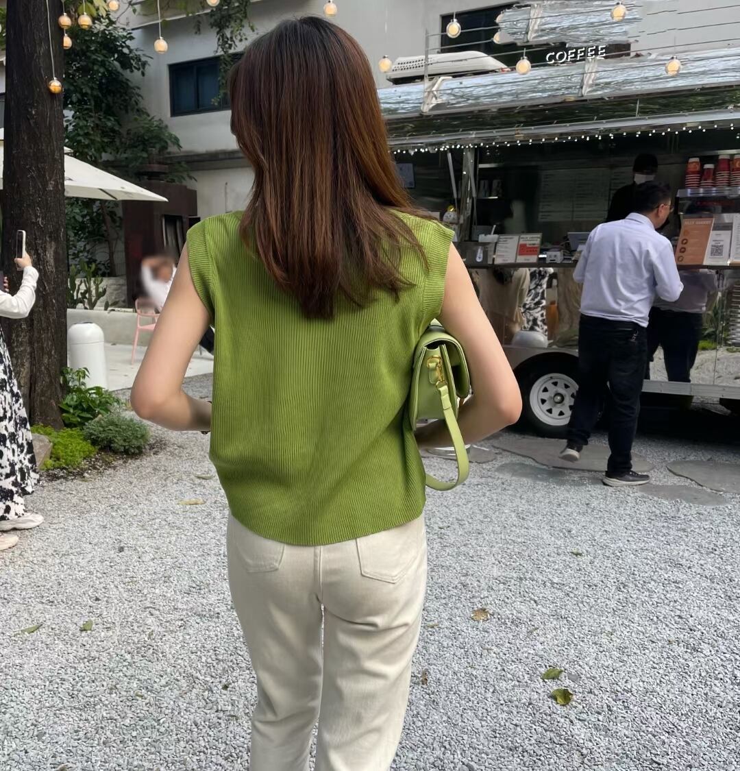 Vネックノースリーブニット　AJ1050-3026