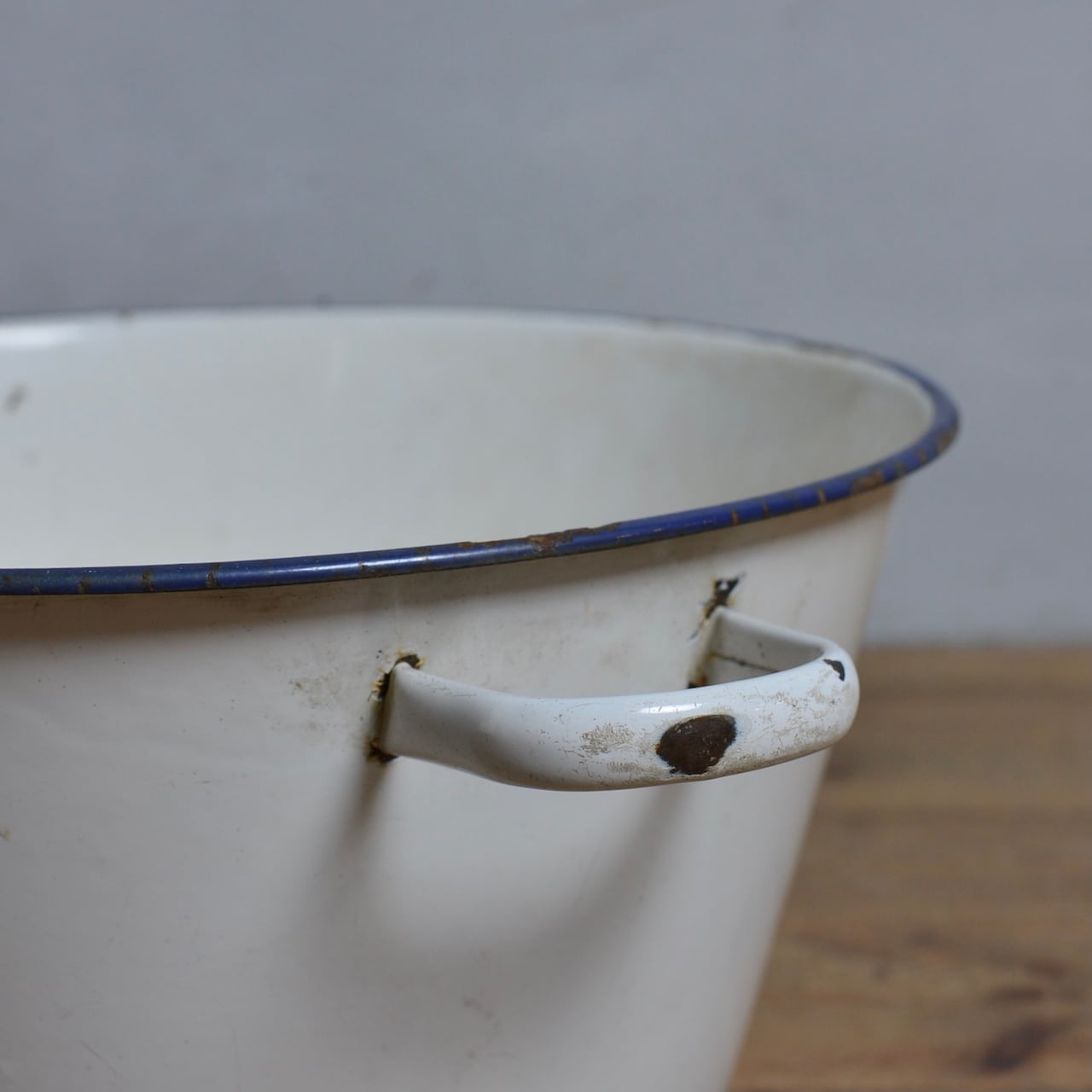 Wash Tub / ウォッシュ タブ 〈琺瑯・ホーロー・カゴ・籠・収納・店舗