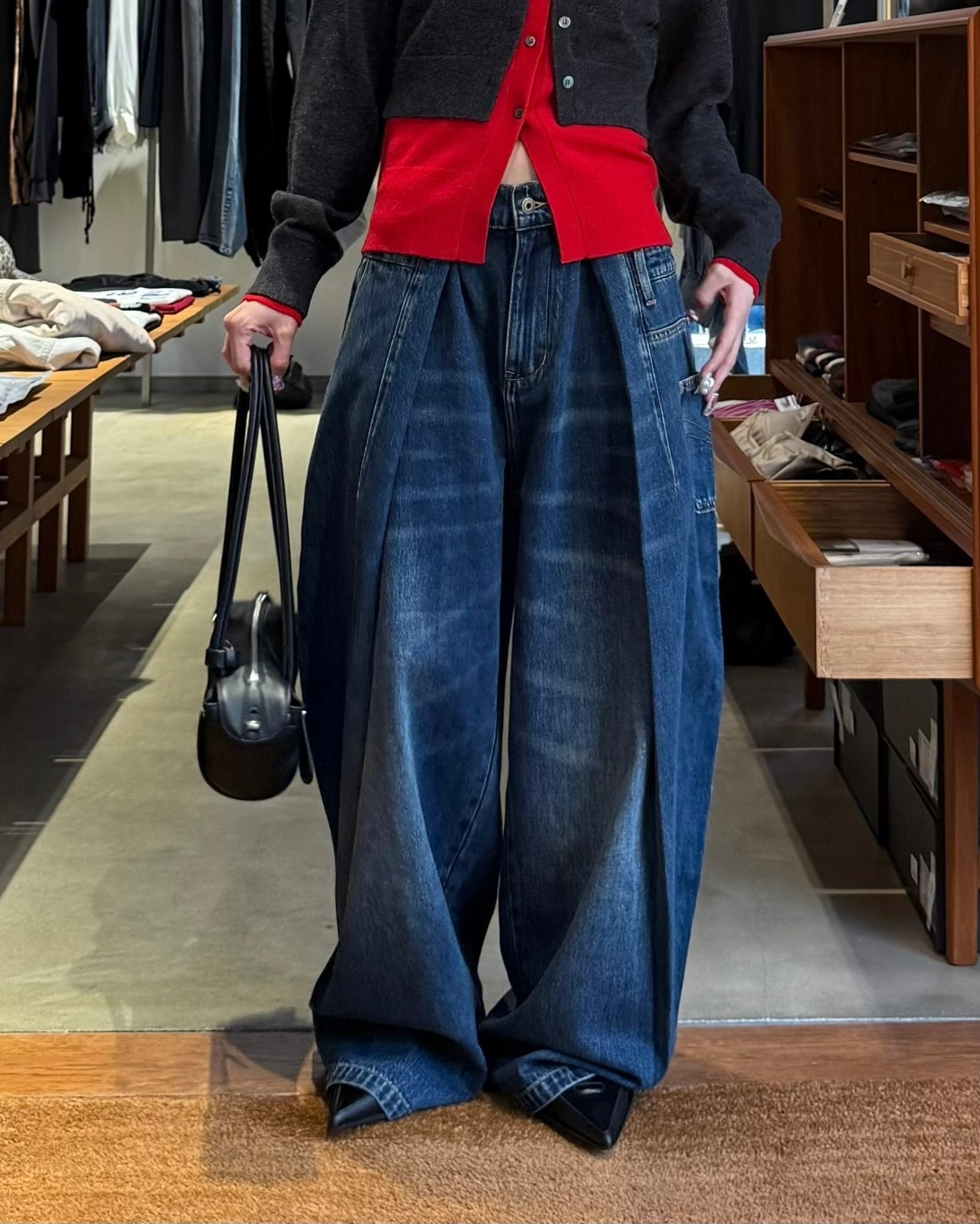 【26AW | WOMEN】Feng Chen Wang フェンチェンワン / デニム / BLUE WASHED DECONSTRUCTED DENIM PANTS　FUF22TR04 - 1