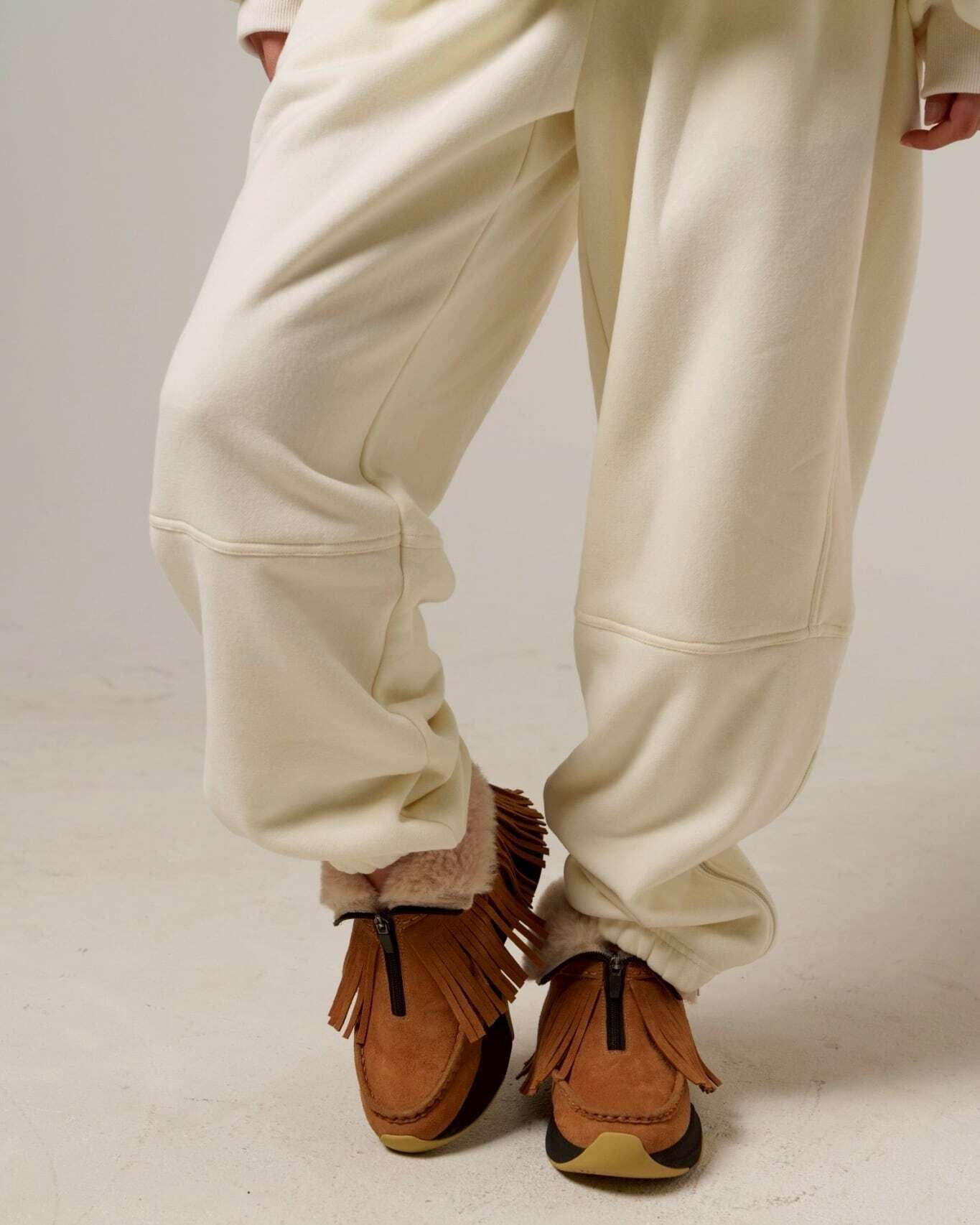 AG Sweat Pants-White Musk | AMBERGLEAM