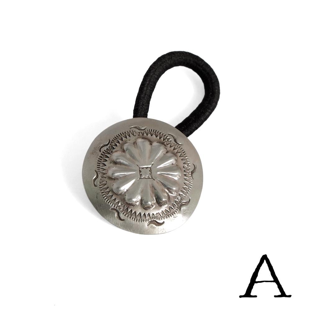 INDIAN JEWELRY インディアンジュエリー】Navajo Silver Concho M