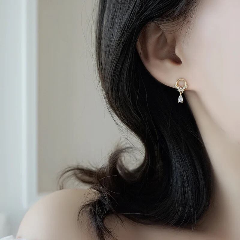   スターリングシルバー　ピアス ピアス スターリングシルバー925 金属アレルギー対応 揺れるスタッド