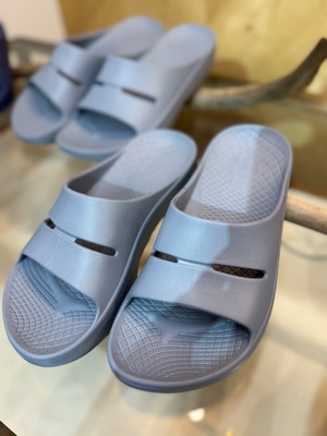 【ご予約】FETHER STEP リカバリーサンダル スリット 【atelier brugge】