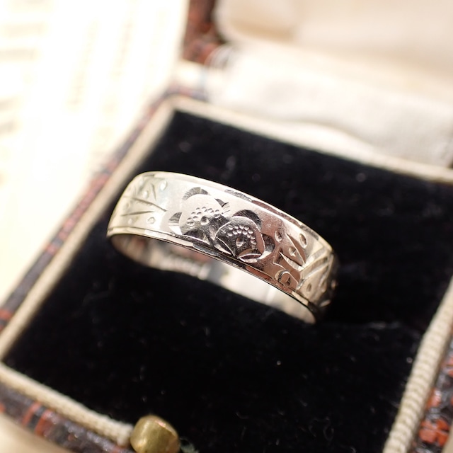 【日本の作品】昭和レトロ　Pt850 和彫り 彫刻 松竹梅  デザイン ヴィンテージ リング 　～新しい一歩を寿ぐような吉祥文様～　MR00545