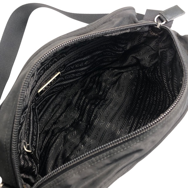 PRADA プラダ ショルダーバッグ ブラック トライアングルロゴ ナイロン vintage ヴィンテージ オールド rjf7np