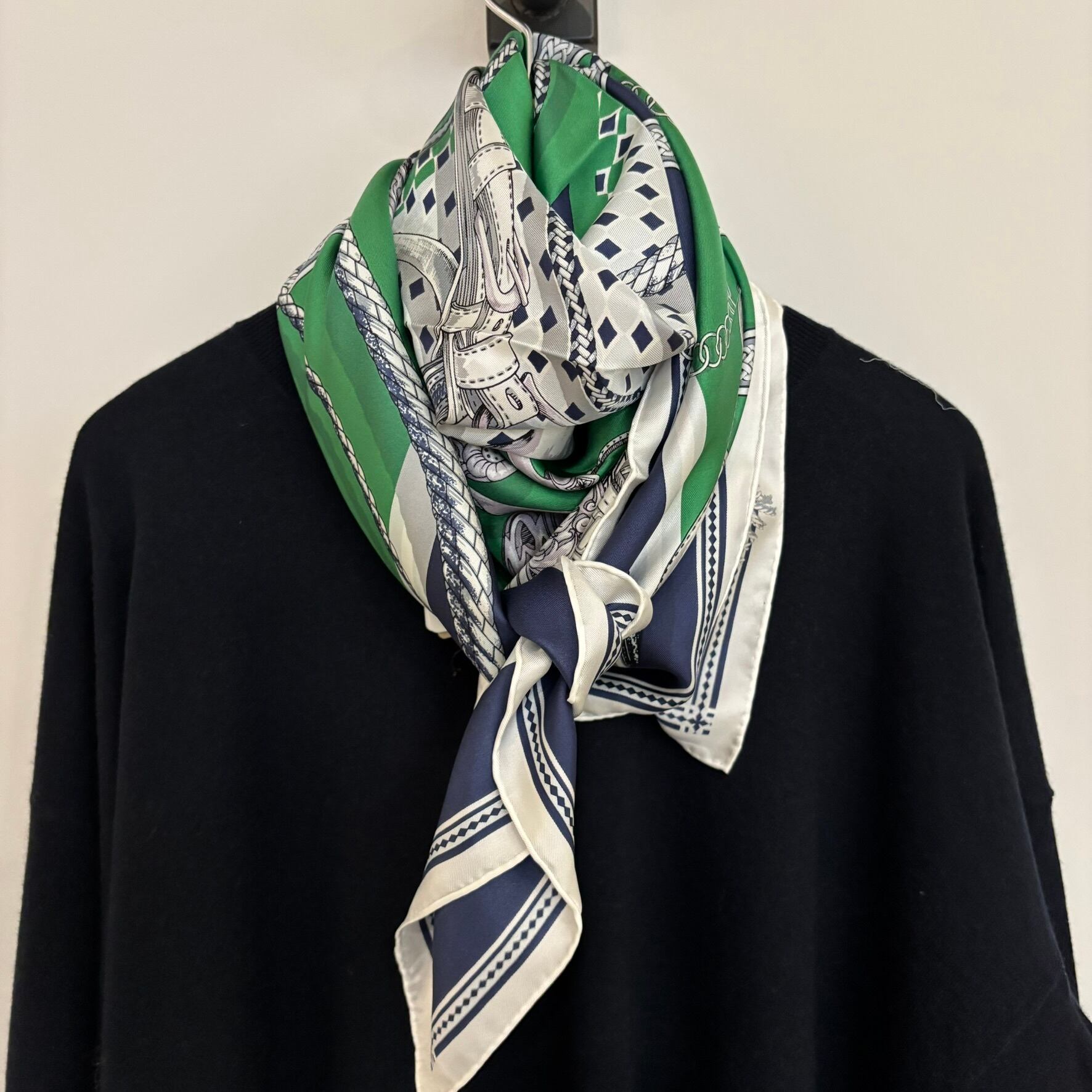 manipuri:7 シルク スカーフ (ジョッキー) 88cm × 88cm