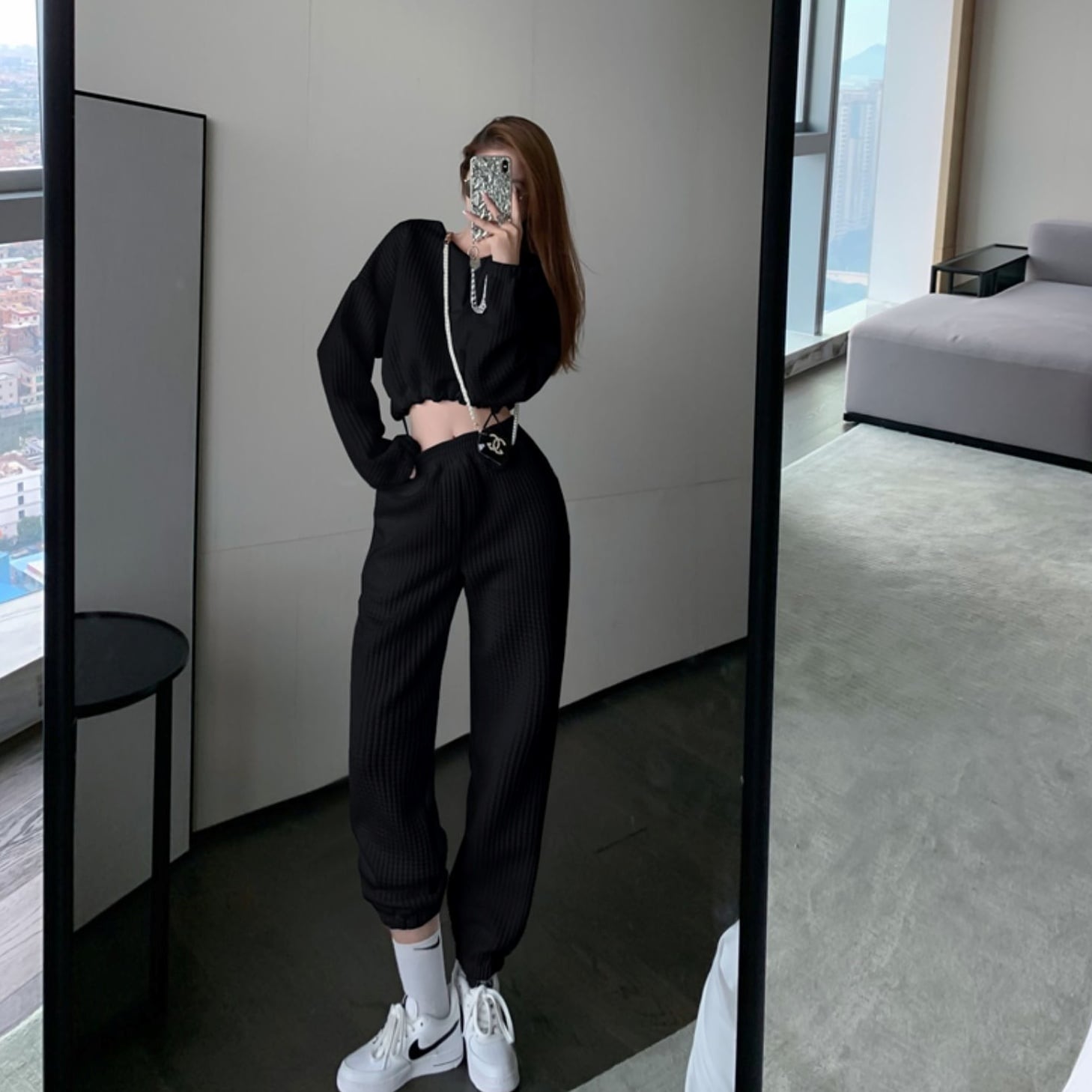 送料無料】 スウェット スウェットセットアップ 長袖 黒 白 韓国 送料無料】 スウェット スウェットセットアップ 長袖 黒 白 韓国