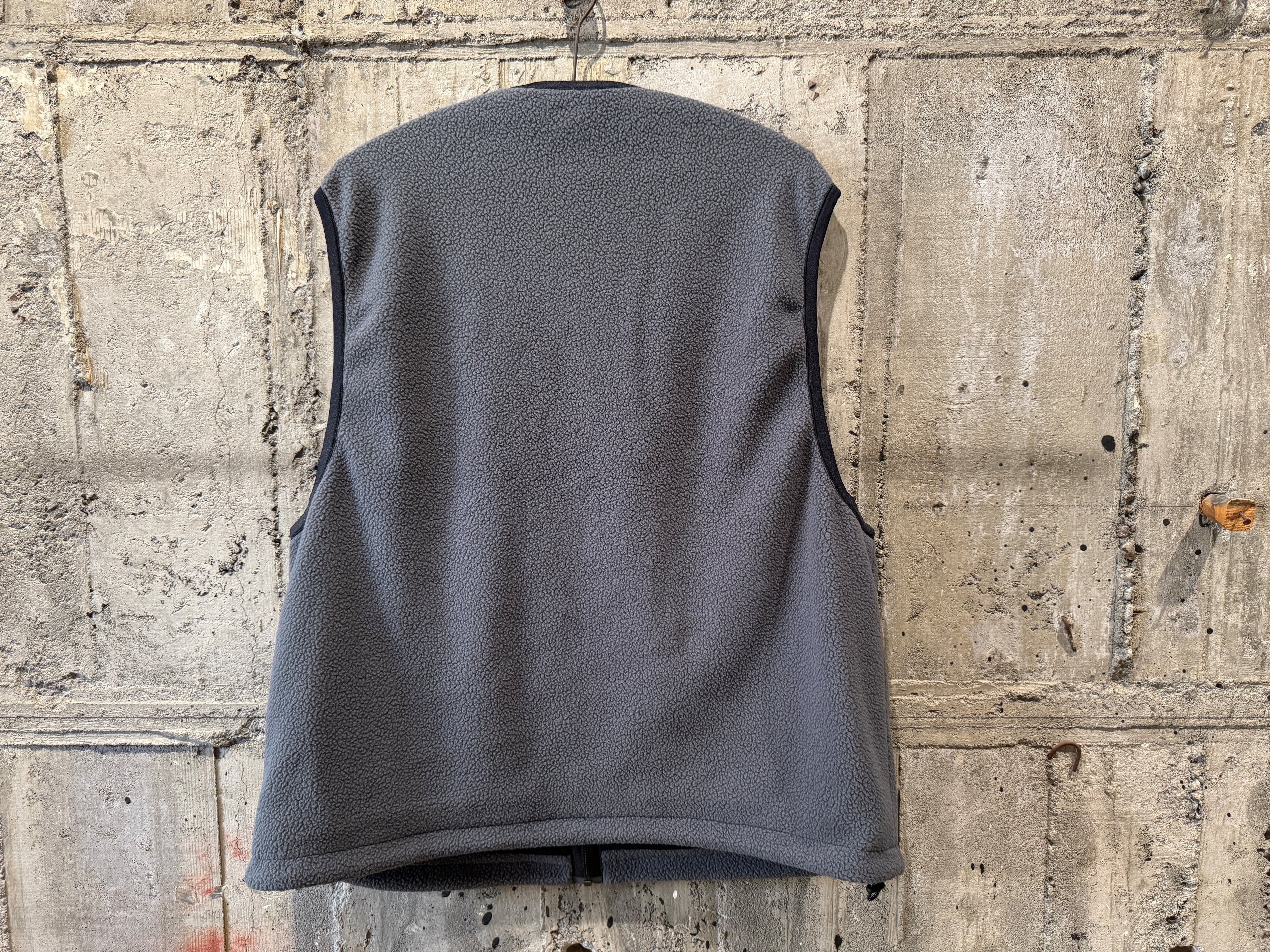 wonderland Store Vest/Gray | SHHH ONLINE STORE
