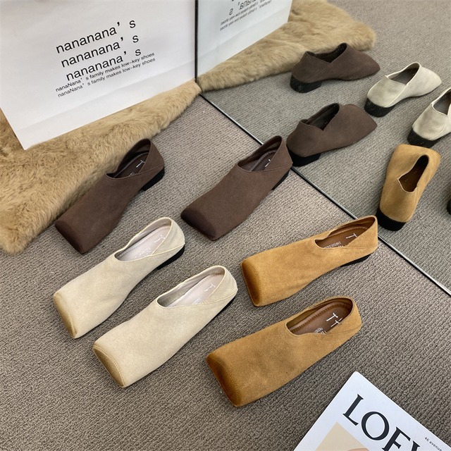 square toe low heel pumps S1380