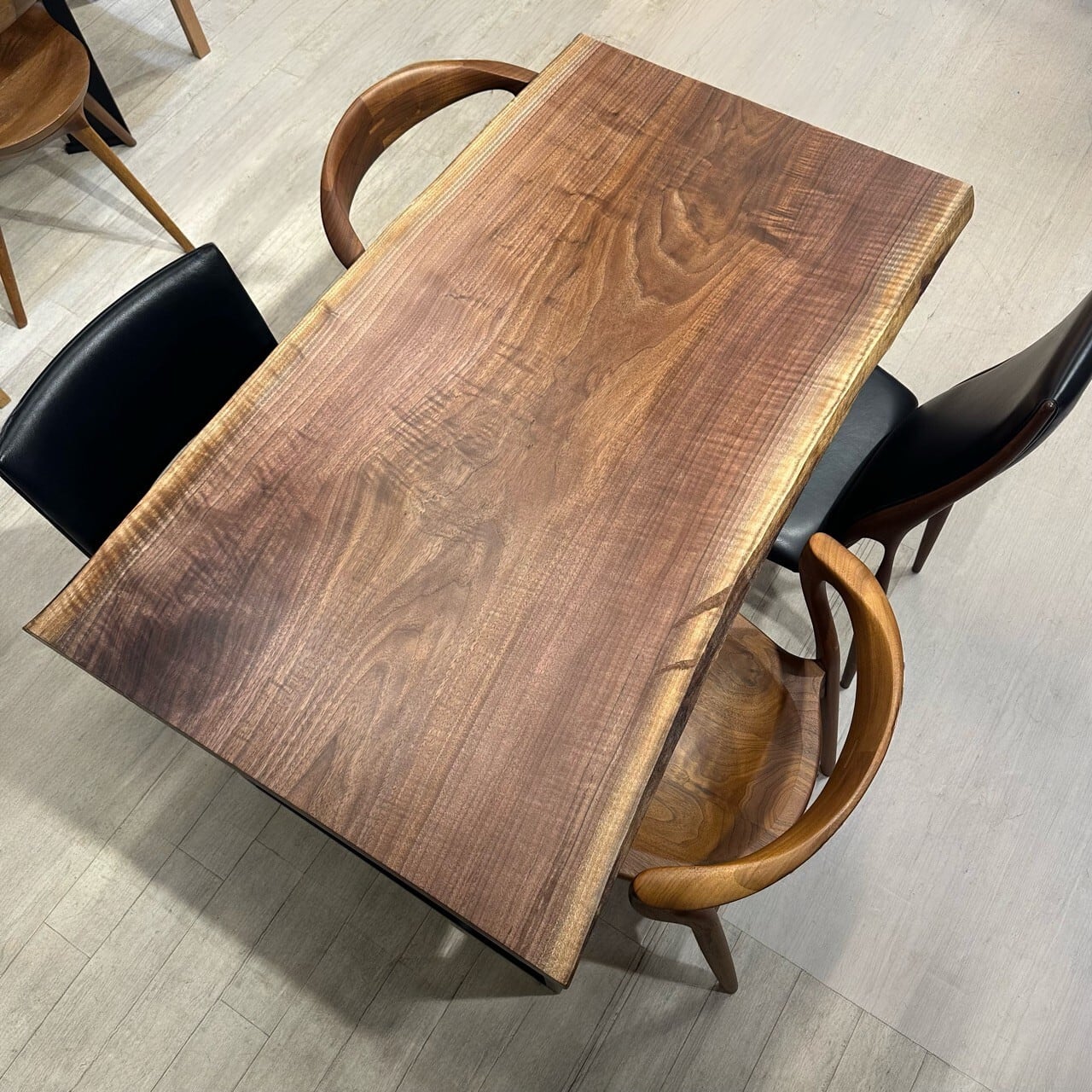 ウォールナット 一枚板 | 千年家具 - 一枚板 テーブル専門店
