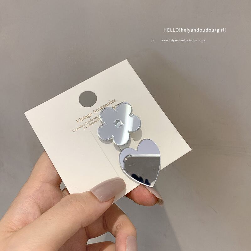 Flowerデザイン ヘアピン サマーハートサイド 大人ガーリー スウィート キュート カジュアル 夏物 フラワーデザイン ブラック・アイド・ピーズ9727268401