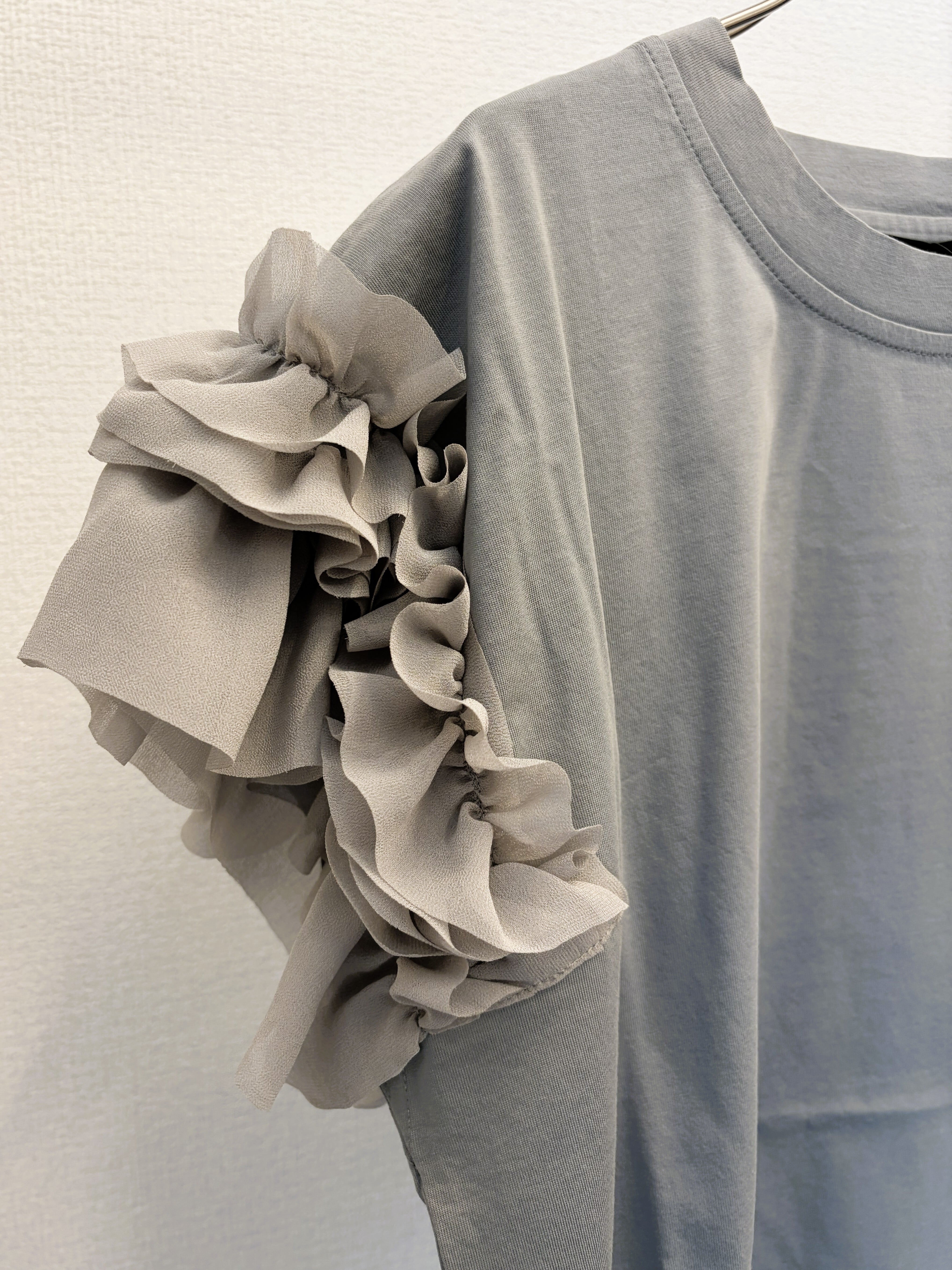 フリル付きグレーTシャツ 9286KT】シルケット天竺シフォンフリルTシャツ（9107-63039） | 9286