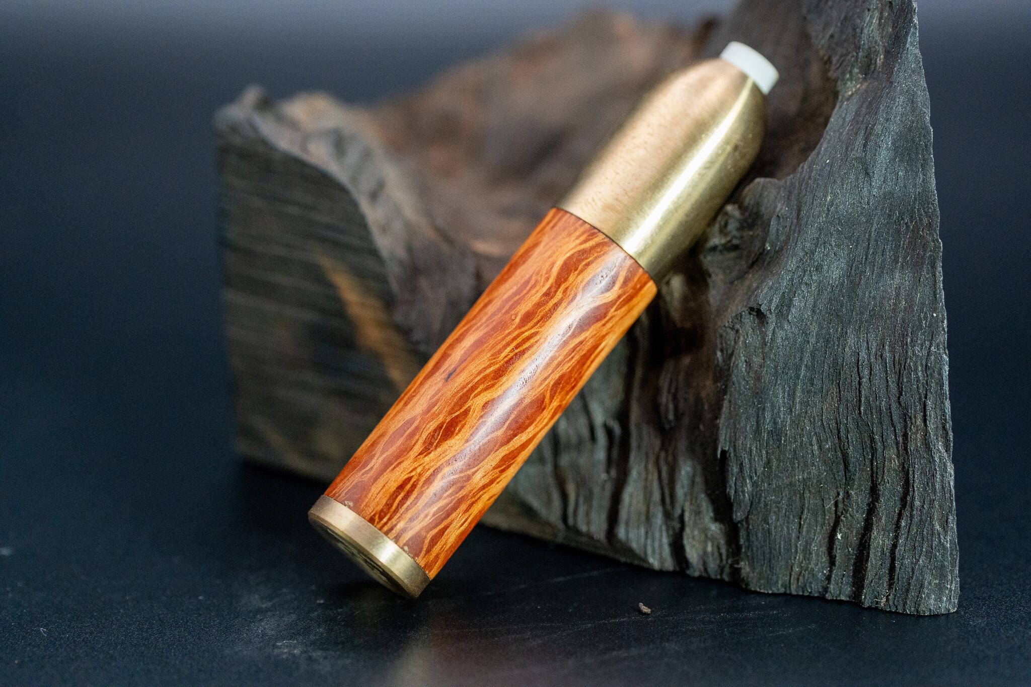 【 強さと美しさの象徴】シーオーク 特上 ツイスト消しゴム gold