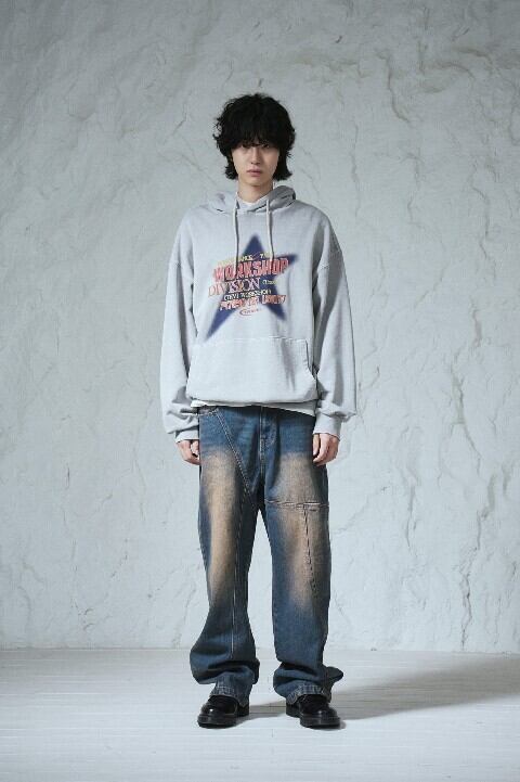 トレカ付き！☆CRAVITY ウビン 着用！！【TRAVEL】SPRAY STAR PIGMENT