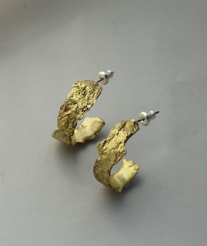 山桜の樹皮ピアス　brass 001