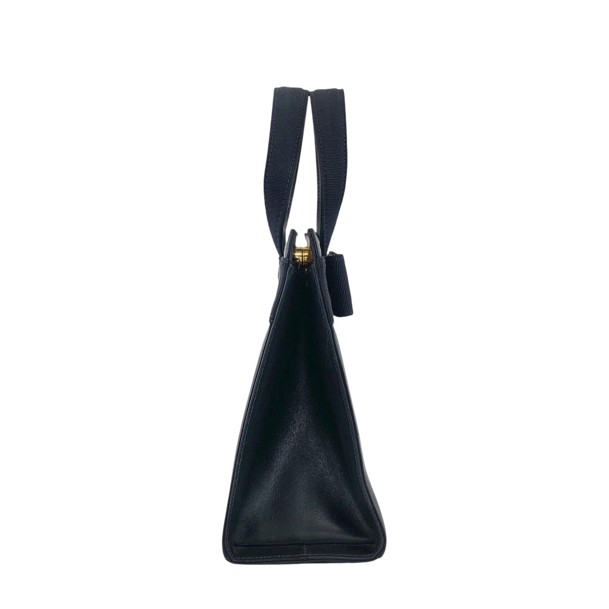 Salvatore Ferragamo サルヴァトーレ フェラガモ ヴァラリボン