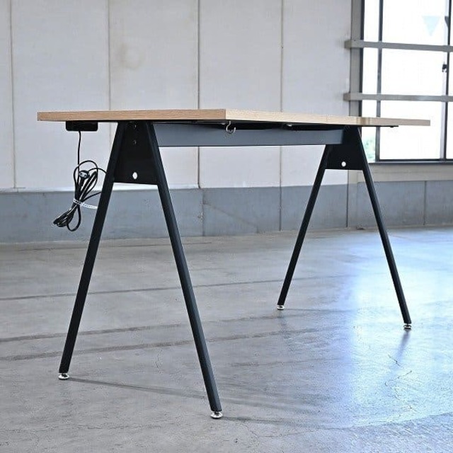 アスプルンド「コンパスレッグデスク」D 平机 作業台 デスクワーク 在宅 書斎 コンセント付き ASPLUND【中古家具/中古インテリア/USED家具ユーズド家具/リサイクル】