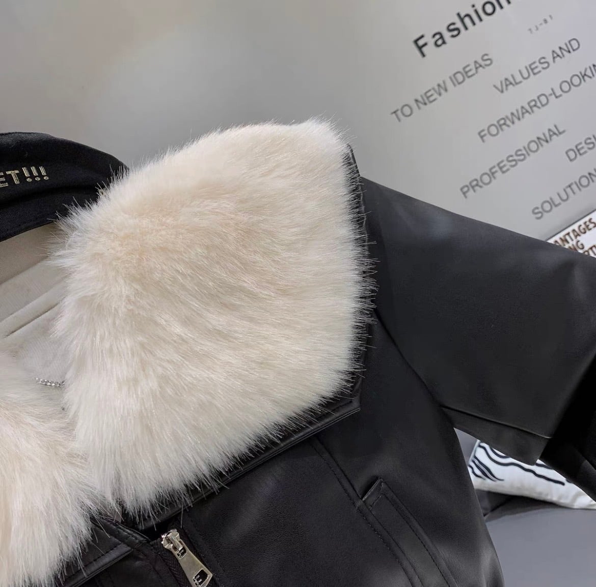 全2色フェイクファーショート丈レザージャケット | sharmant