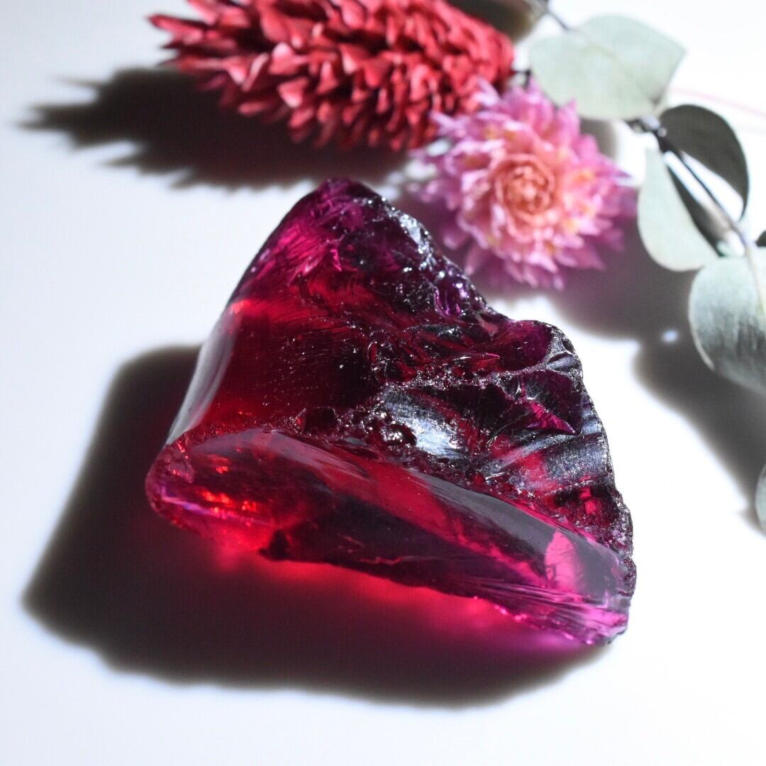 インドネシア産アンダラクリスタル原石 ラズベリーA