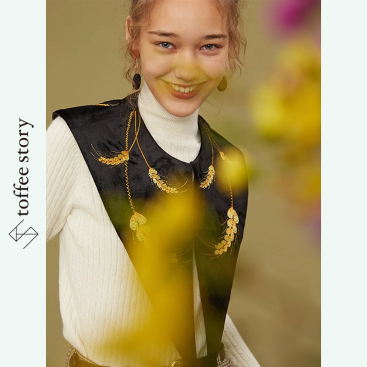 【2color】静かな実りと花咲く刺繍のベルベットケープ 《C0265》