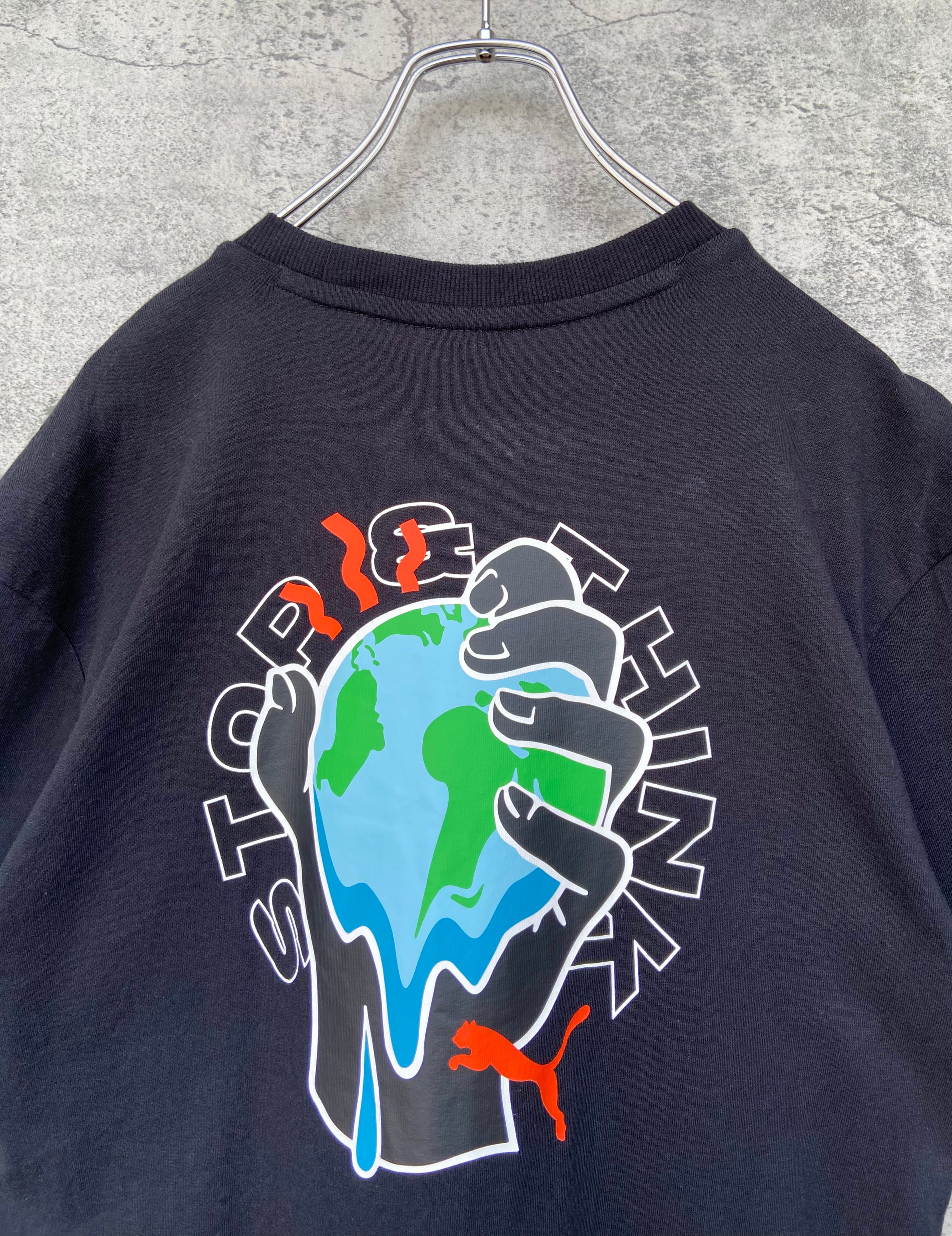PUMA プーマ 黒Tシャツ 背面アースロゴ 地球デザイン