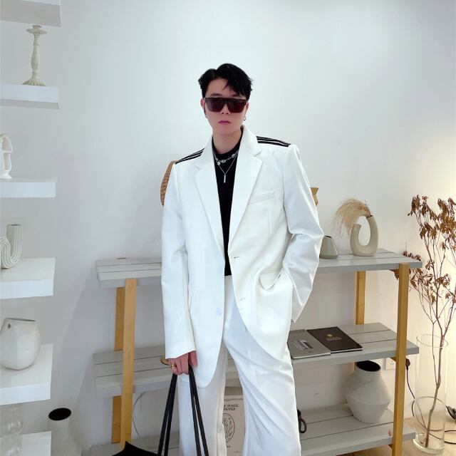 予約販売】メンズ スーツ ライン ブラック ホワイト シック 個性的