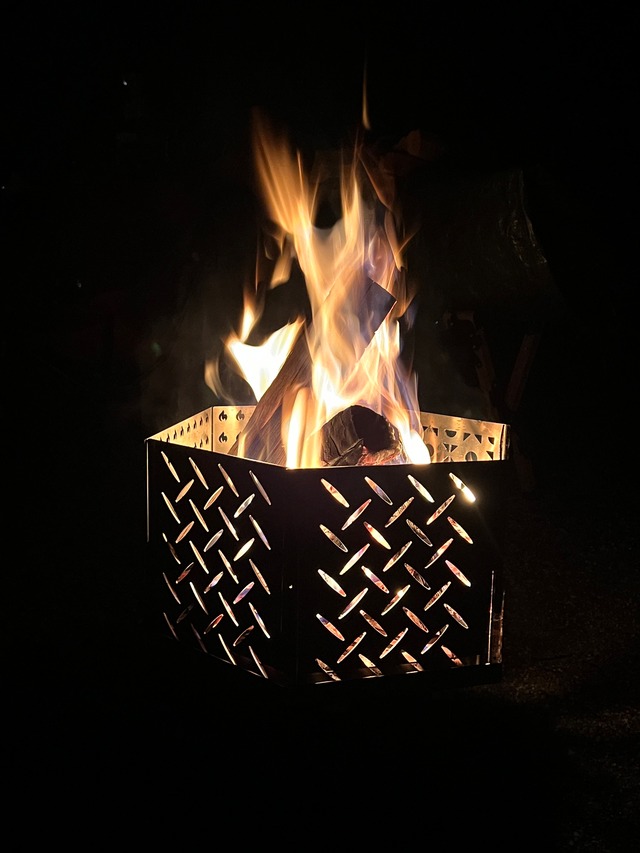 焚き火台「炎六はん」　縞鋼板モデル