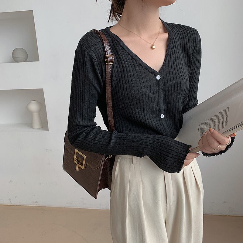 ブラックスリムニットトップレディースカーディガン2020秋レトロVネック赤外線ウェアスモールジャケット クレセントシティ46114410743